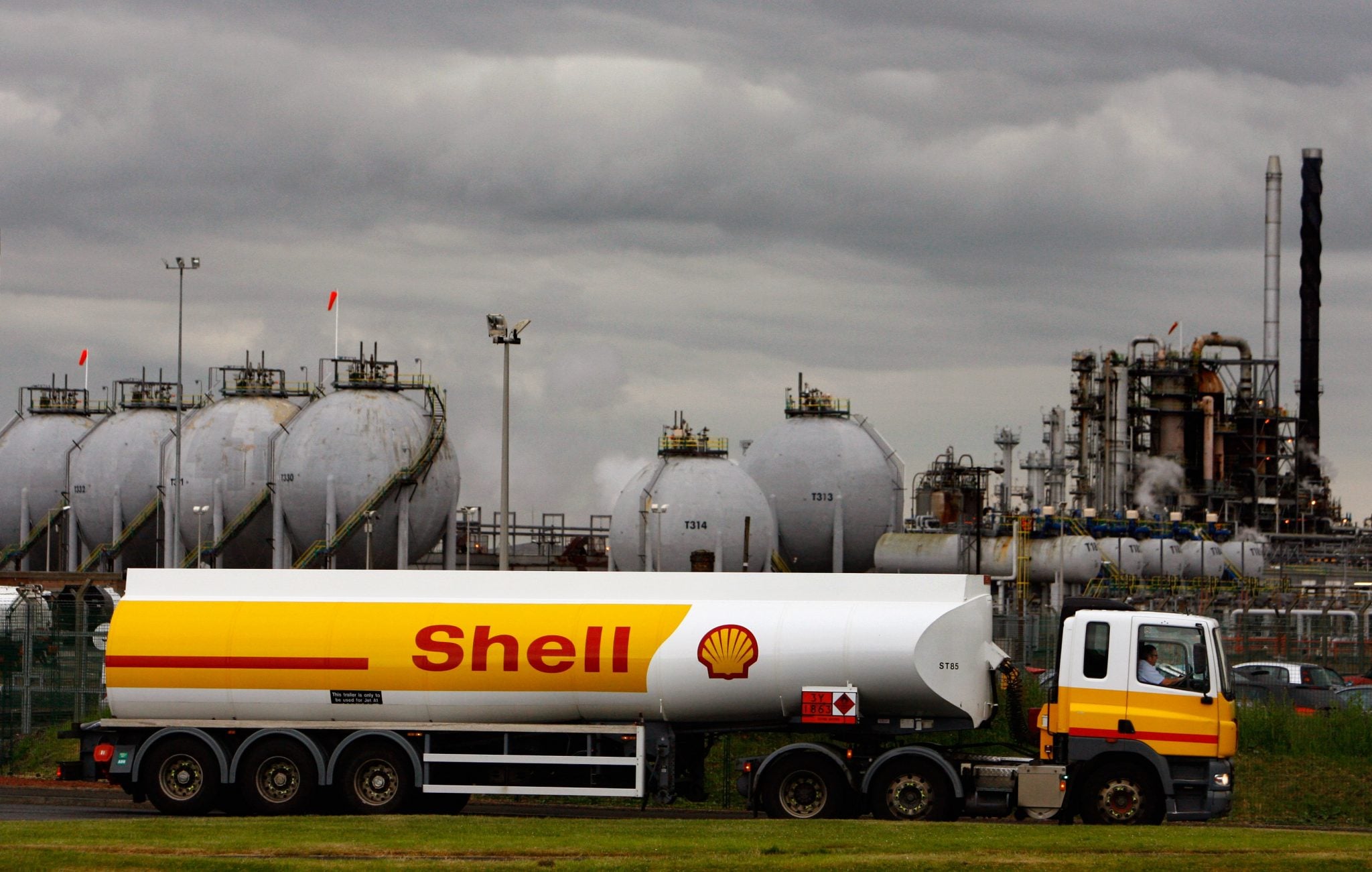Amazon Shell Shell announces all-time record annual profits of more than £32bn as ...